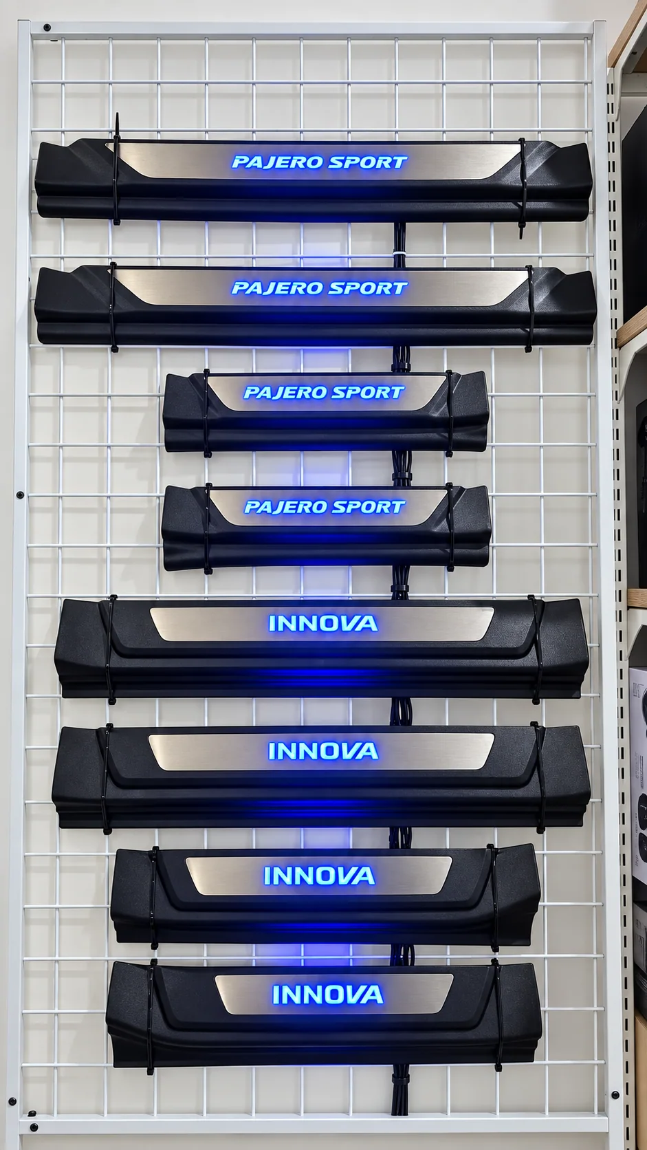 Display illuminated sill plate untuk Pajero Sport dan Innova